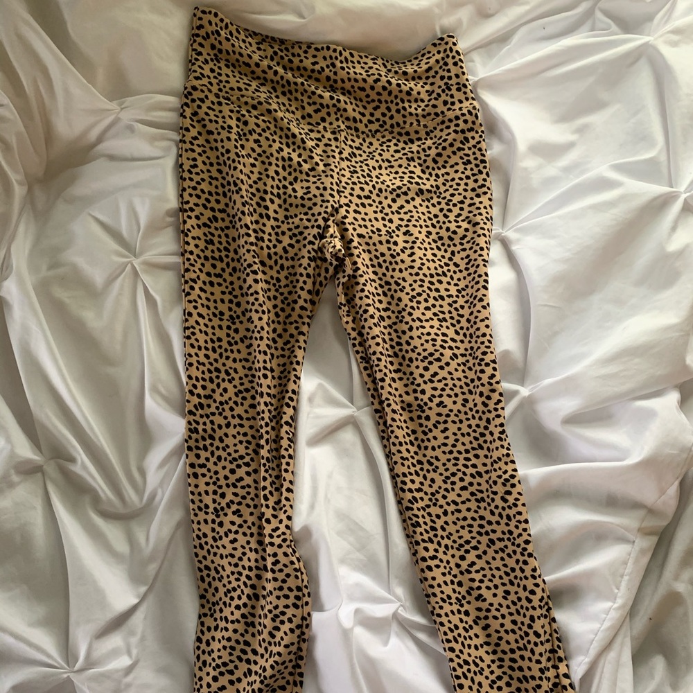 Forever 21 Leopard active leggings!